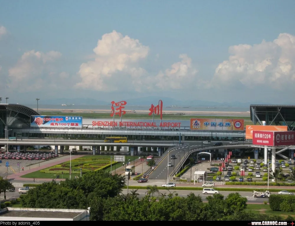 深圳机场停车场